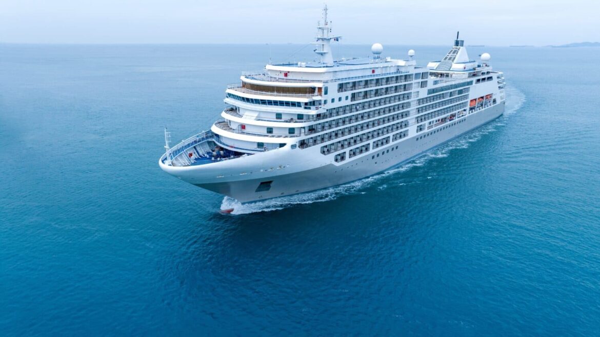 Cruise Stocks Rally as Carnival’s Q3 Results Land: Carnival Surges 12%, Royal Caribbean Gains 7%, Norwegian Rises 5%